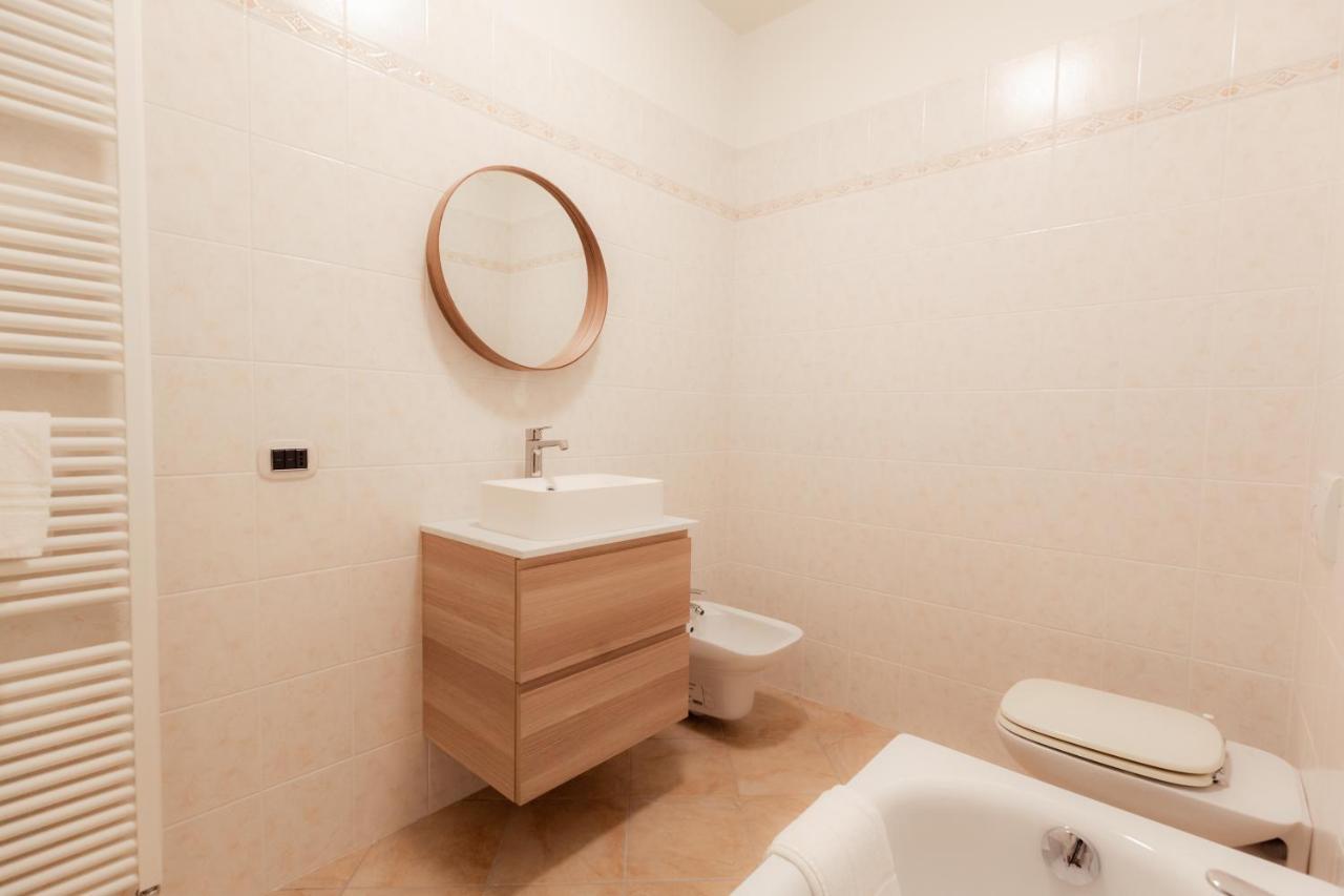 Porta Torre Como Apartment - By Relais Di Giada Exterior photo